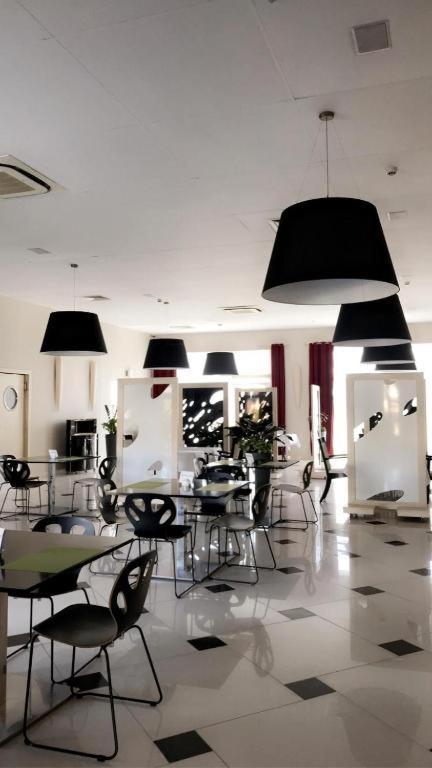 Restauracja 32 Motel グリフィツェ エクステリア 写真